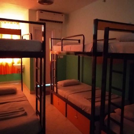 Bunk Hostel Delhi Neu-Delhi Exterior foto