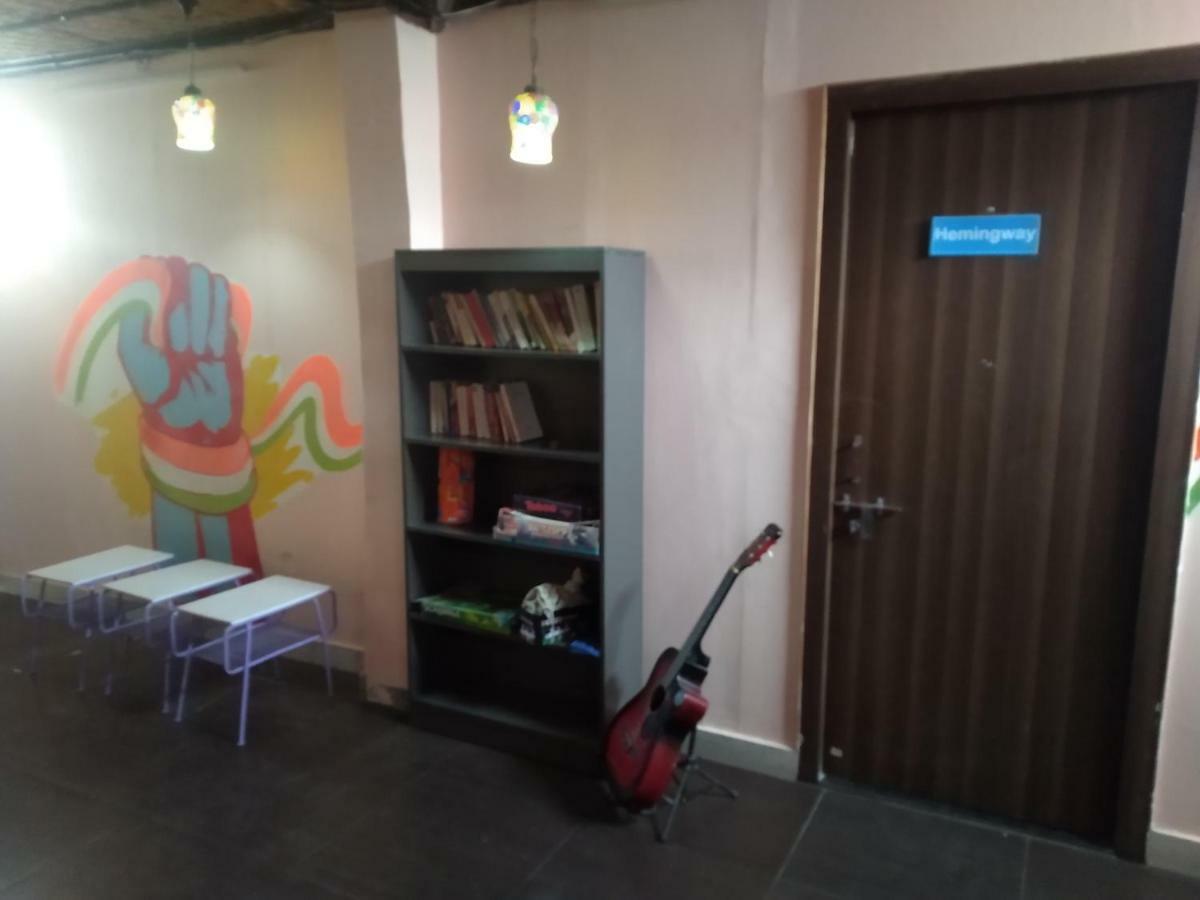 Bunk Hostel Delhi Neu-Delhi Exterior foto