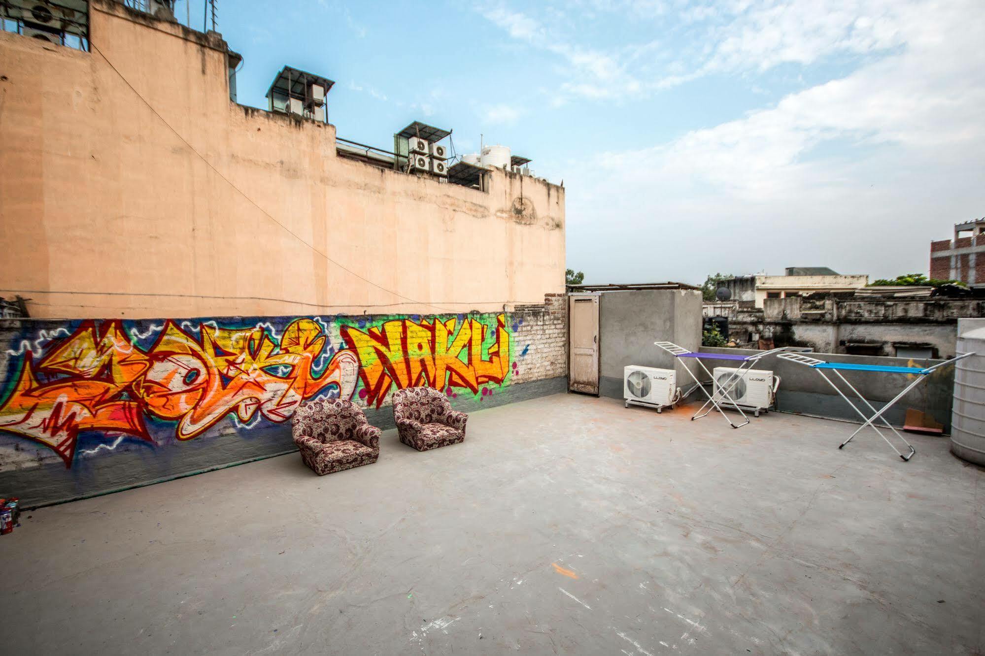 Bunk Hostel Delhi Neu-Delhi Exterior foto