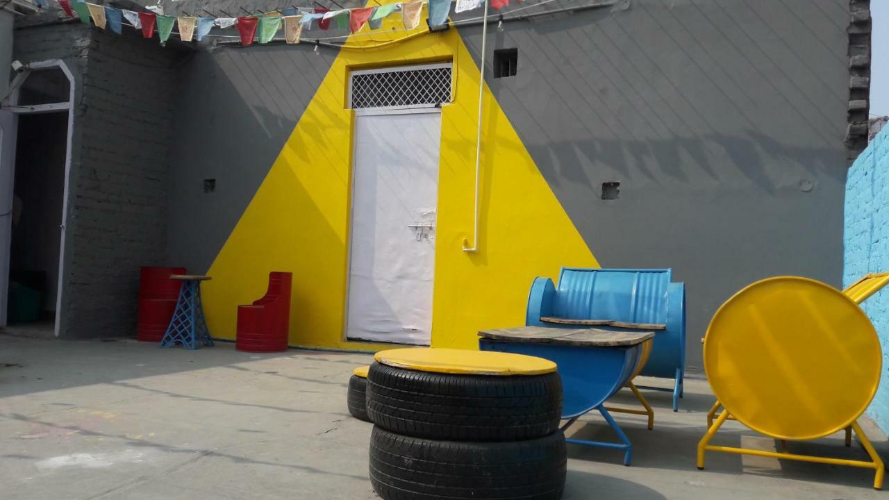 Bunk Hostel Delhi Neu-Delhi Exterior foto