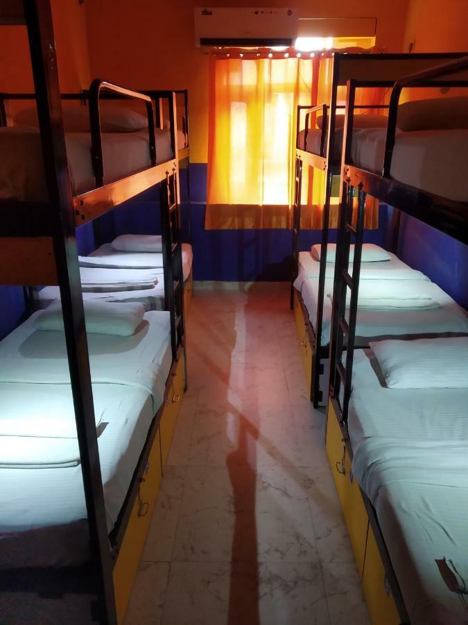 Bunk Hostel Delhi Neu-Delhi Exterior foto