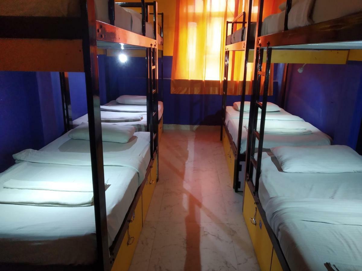Bunk Hostel Delhi Neu-Delhi Exterior foto