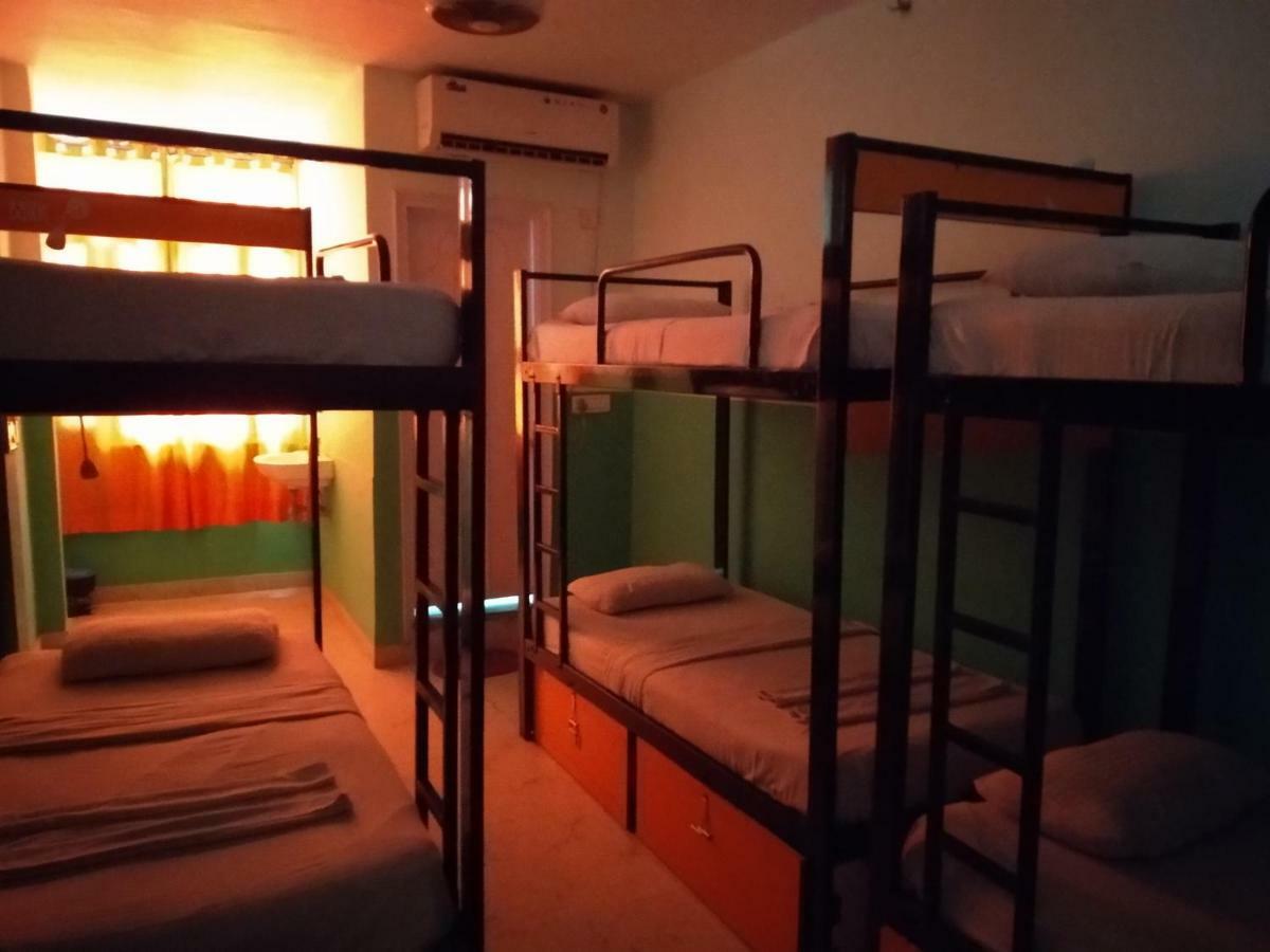 Bunk Hostel Delhi Neu-Delhi Exterior foto